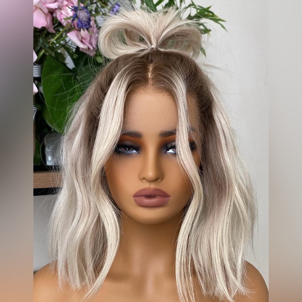Elegant Blonde Bob Wig for Women - Picture 3 of 3